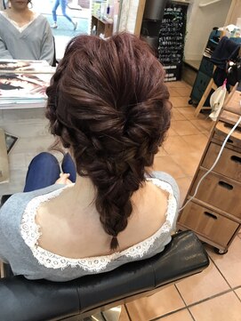 ヘアーアンドネイルサロンブルー(hair & nail salon BLUE) 編みおろし★