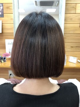 クロック バイ オハナ(Clock by Ohana) 前下がりボブ