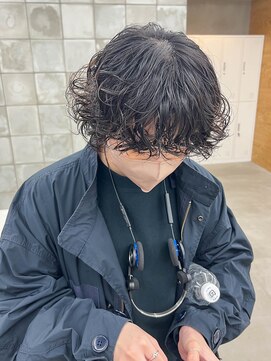 トゥコ(tuco) ウルフパーマ　マッシュウルフ　ショートカット　クルクル