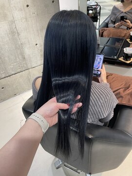 イワイナゴヤ(i i -IWAI NAGOYA-) ブリーチカラーで王道人気なブルーブラック