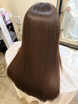 ミルカラクジュ(milkarucge)&nbsp;毛先までなめらか｜上品ブラウンの艶ロング
