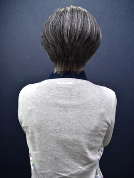 ヘアスタジオヘーフリヒ(HAIR STUDIO HoFLICH) 【60代女性髪型】春夏ショート