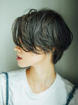 艶が欲しい・退色が早い・暗くしたくないという方に！大人女性のなりたいを叶えるツヤカラーが手に入る♪