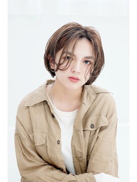 ヘアリゾート粋 新宿三丁目本店 ハイライト×ショートボブ