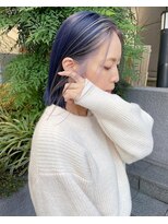 リル(Lille 橋本)&nbsp;ネイビーブルー_フェイスハイライト_バイカラー_ツートンカラー1