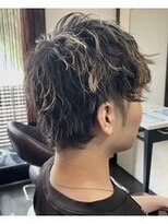 アクアマリン8810 ハチハチイチゼロ(AQUA MARINE 8810) 束感ショート/アップバング/波巻き/ツーブロックマッシュ