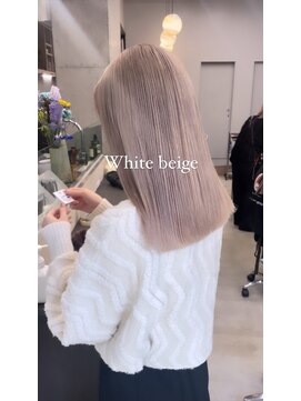 ヴァーディ オモテサンドウ(Vardy omotesando) ホワイトベージュ・ハイトーンロング・表参道ケアブリーチ・