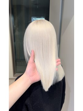 モニカ 原宿店(MONIQA) ホワイト