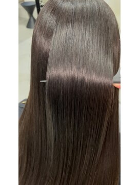 エン 久安(en.) 艶チャコールグレー｜透明感ある大人の暗髪カラー