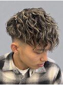メンズカットホワイトメッシュスパイラルパーマ