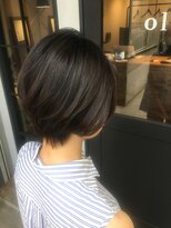 オリ(oli)&nbsp;前下がりボブ大人世代も楽しめる　前下がりボブ