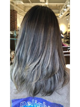 フェリス(Feliz) バレイヤージュカラー