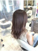 ピンクベージュ