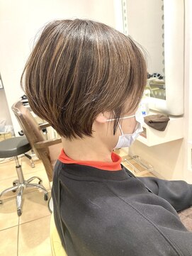 チアー(Cheer) 丸みショート