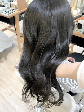 ネオリーブ チロル 横浜西口店(Neolive CiroL.) 艶感カラー 6トーングレージュカラー