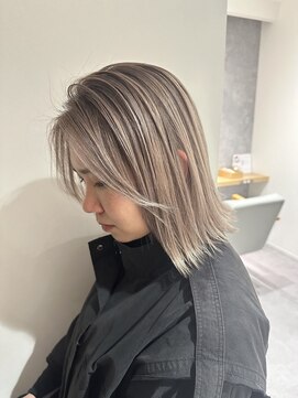 リアン(Lien) ホワイトベージュバレイヤージュ