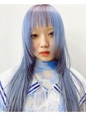 ペールブルーのモードガール