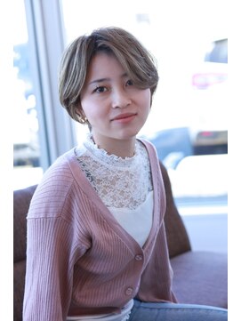 アンヘアナチュラル ハイライトショート