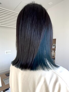 アンバー(Amber) オフブラックとモスグリーンのインナカラー