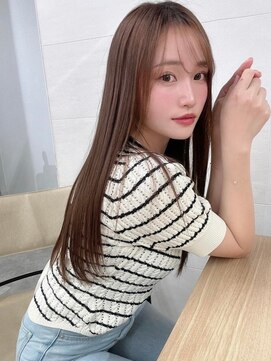 カミエ(kamie) ツヤ感たっぷりのブラウンロング × 上質な切りっぱなし