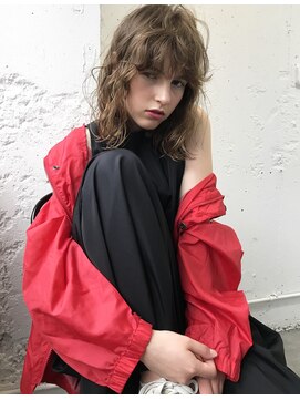 ユヌ(UNU) 【UNU】アンニュイな抜け感◎外国人風ウェーブ【梅本洋右】