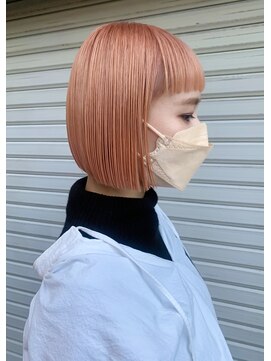オンヌ(onnu) ケアブリーチを使用したコーラルオレンジカラー×ミニボブ