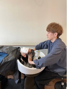 エレン(ELEN)の写真/頭皮ケアも同時にできるヘッドスパで髪のお悩みを改善！疲れた頭皮をケアして健康な美髪へ導く♪