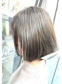 ミニボブ×グレージュ