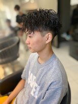 アイズ 海老名(AIZU)&nbsp;ツイストスパイラルパーマ波巻きスパイラルパーマメンズマッシュ