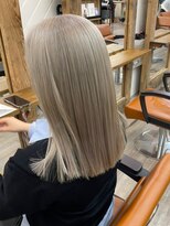 ナンバー ブラオ 名古屋栄(N° blao)&nbsp;ホワイトカラー　ミルクティー　ケアブリーチ　ハイトーンカラー