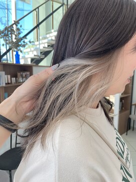 リコ ヘアアンドリラクゼーション(LICO HAIR&RELAXATION) LICO インナーカラー ホワイト