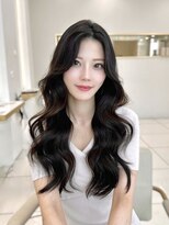 マウル 栄(MAEUL) センター分けロング ワンホンヘア