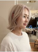 《ホワイトベージュ》