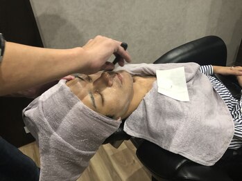 ジェンシス(GENSIS)の写真/【毛穴洗浄付】BARBERだからこそできるシェービングで１トーン明るく清潔感もUP◎[理容室/東福間]