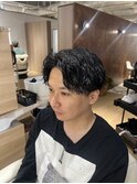 センターパート縦落ちツイストスパイラル黒髪パーマ