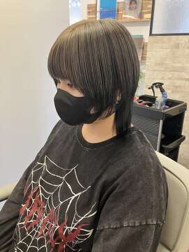 イド(id.) アンブレラカラー×ウルフカット