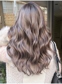 ハイライトショートヘアレイヤーカットイルミナカラー