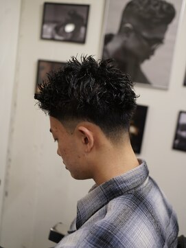 ザチョップショップ キチジョウジ(THE CHOP SHOP KICHIJOJI) ツイストパーマ　テーパーフェード