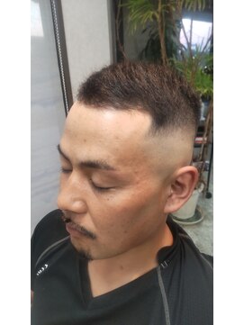 ヘアーアトラクション やぐち スキンフェードスタイル