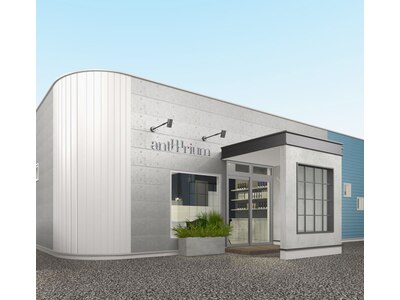 グレーとブルーの建物が目印に！店舗前に駐車場あります。