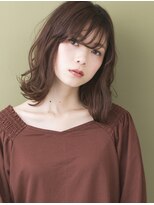 グロッシーな外ハネミディ