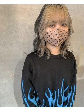 アティック ヘアーデザインアンドリラクゼーション(attic hair design&relaxation) ブロンドとダークグレー