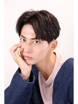 ネイビー(NAVY) 毛流れパーマでつくる韓流ヘア