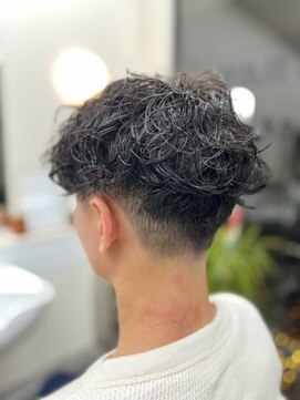 ヘアーサロンサトウ フェード&ニュアンスパーマスタイル 〈理容室〉