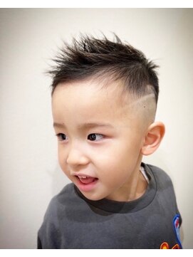 デザイニングヘアードゥ(designing hair Deux) キッズフェードカット　【キッズ/キッズカット/フェードカット】