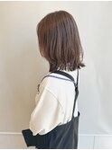 外ハネレイヤーボブ透明感アッシュベージュ自由ヶ丘