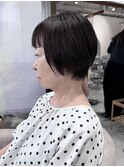大人可愛い30代40代50代脱白髪染めメリハリのあるショートカット