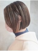 表参道大人ショートレイヤーカット白髪ぼかしグレイカラー前髪