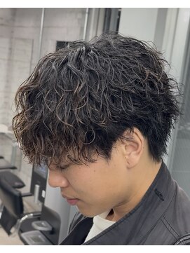 オーバル ジングウマエ(OVARL jingumae) 縦落パーマ狩らないマッシュ