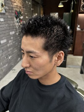 フォーコーナーズカットショップスリーセント 栄(FourCornersCutShop 3/cent) スパイキーショート/イージードリル